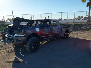 2019 Ram 2500 Limited z VIN 3C6UR5TL4KG520475, wystawiony jako IAAI lot #41272158 z przebiegiem Nie podano mil oraz . Historia ofert i sprzedaży dostępna na DreamBid. Obrazek 2.