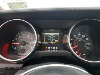 2018 Ford Mustang EcoBoost z VIN 1FA6P8TH7J5160800, wystawiony jako Copart lot #84104374 z przebiegiem 41 983 mil mil oraz Nie do naprawy • Non repairable. Historia ofert i sprzedaży dostępna na DreamBid. Obrazek 9.