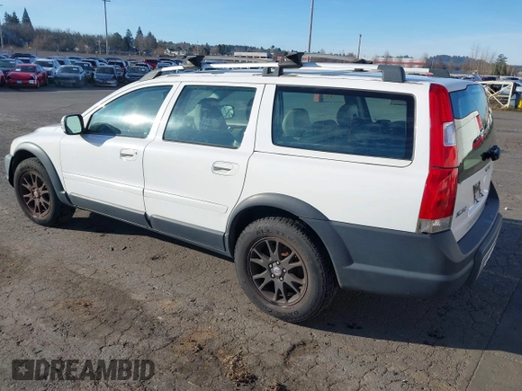 2007 Volvo XC70 with VIN YV4SZ592671266706, listed as a IAAI auction lot 41266347 with 174,191 mi miles. Bid and sale history available at carsss.com. Image 3.
