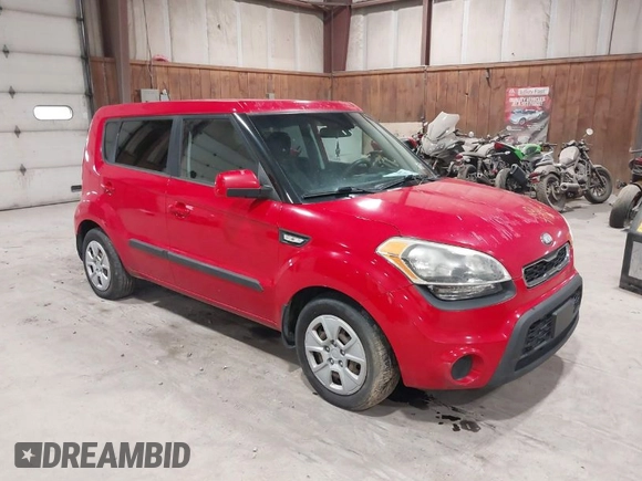 2013 Kia Soul with VIN KNDJT2A57D7606670, listed as a IAAI auction lot 42058355 with 178,057 mi miles. Bid and sale history available at carsss.com. Image 1.