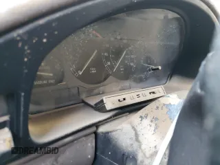 1993 BMW 8 Series z VIN WBAEG232XPCB75035, wystawiony jako Copart lot #76370254 z przebiegiem Nie podano mil oraz Nie do naprawy • Non repairable. Historia ofert i sprzedaży dostępna na DreamBid. Obrazek 9.