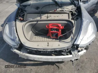 2022 Tesla Model Y Performance z VIN 7SAYGDEF3NF547827, wystawiony jako Copart lot #53151835 z przebiegiem 29 631 mil mil oraz Szkody całkowita. Historia ofert i sprzedaży dostępna na DreamBid. Obrazek 11.