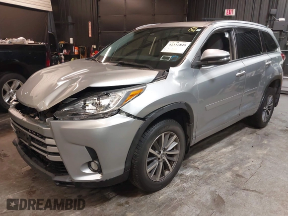 2018 Toyota Highlander SE with VIN 5TDJZRFH5JS912469, listed as a IAAI auction lot 42332840 with 74,386 mi miles and . Bid and sale history available at DreamBid. Image 17.