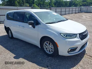 2025 Chrysler Pacifica Select with VIN 2C4RC1BG7SR509591, listed as a IAAI auction lot 42533235 with 19,520 mi miles and . Bid and sale history available at DreamBid. Image 1.
