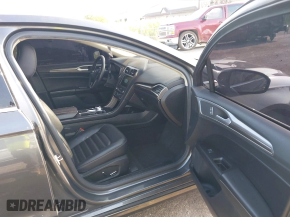 2020 Ford Fusion SEL with VIN 3FA6P0CD9LR229470, listed as a IAAI auction lot 42518855 with 67,088 mi miles and . Bid and sale history available at DreamBid. Image 5.