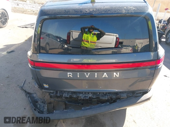 2024 Rivian R1S Adventure with VIN 7PDSGABAXRN031782, listed as a IAAI auction lot 41682181 with 1 mi miles. Bid and sale history available at carsss.com. Image 17.