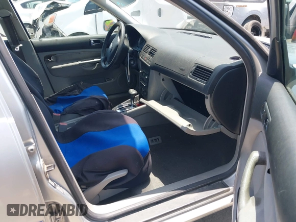 2004 Volkswagen Jetta GL z VIN 3VWRA69M34M031594, wystawiony jako IAAI lot #42565161 z przebiegiem 191 011 mil mil oraz . Historia ofert i sprzedaży dostępna na DreamBid. Obrazek 5.