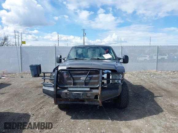 2005 Ford F-250 XL z VIN 1FTSW21P75EA97710, wystawiony jako IAAI lot #42157139 z przebiegiem 182 470 mil mil oraz . Historia ofert i sprzedaży dostępna na DreamBid. Obrazek 12.