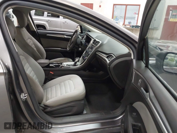 2013 Ford Fusion S with VIN 3FA6P0G7XDR215423, listed as a IAAI auction lot 42019599 with 134,433 mi miles. Bid and sale history available at carsss.com. Image 5.