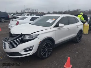 2017 Lincoln MKC Reserve with VIN 5LMTJ3DH8HUL57970, listed as a IAAI auction lot 41070835 with NaN miles. Bid and sale history available at carsss.com. Image 17.