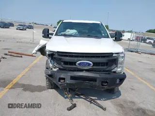 2020 Ford F-250 XL z VIN 1FT7W2BTXLED61937, wystawiony jako IAAI lot #42377818 z przebiegiem Nie podano mil oraz . Historia ofert i sprzedaży dostępna na DreamBid. Obrazek 6.