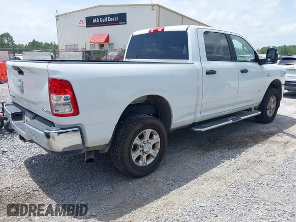 2024 Ram 2500 Big Horn z VIN 3C6UR5DL4RG154221, wystawiony jako IAAI lot #42462540 z przebiegiem 36 235 mil mil oraz . Historia ofert i sprzedaży dostępna na DreamBid. Obrazek 4.