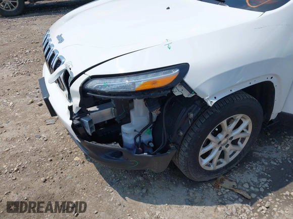 2016 Jeep Cherokee Latitude with VIN 1C4PJMCB8GW148470, listed as a IAAI auction lot 42415483 with 146,427 mi miles and . Bid and sale history available at DreamBid. Image 6.
