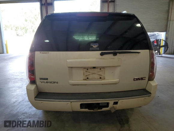 2011 GMC Yukon Denali with VIN 1GKS1EEF5BR398566, listed as a Copart auction lot 71068254 with 0 mi miles and Salvage Title. Bid and sale history available at carsss.com. Image 6.