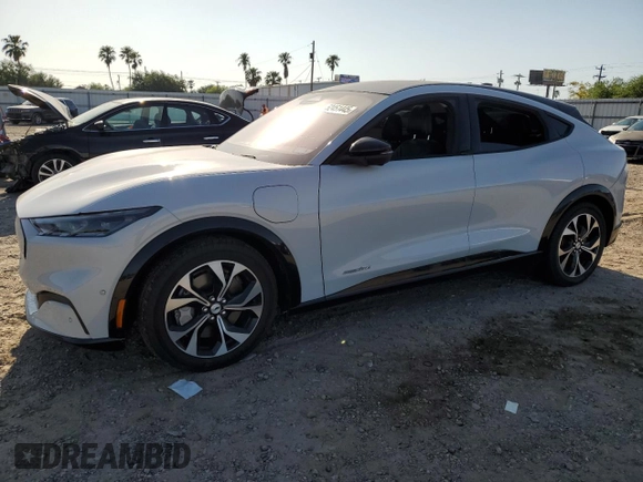 2023 Ford Mustang Mach-E Premium z VIN 3FMTK3RM2PMA31574, wystawiony jako Copart lot #52451445 z przebiegiem Nie podano mil oraz Szkoda całkowita • Salvage title. Historia ofert i sprzedaży dostępna na DreamBid. Obrazek 1.