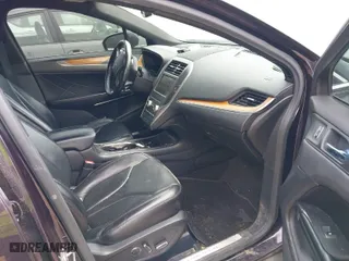 2015 Lincoln MKC with VIN 5LMTJ2AH5FUJ20686, listed as a IAAI auction lot 42037069 with 134,122 mi miles. Bid and sale history available at carsss.com. Image 5.