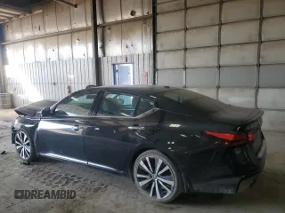 2019 Nissan Altima 2.5 Platinum with VIN 1N4BL4FV6KC179520, listed as a Copart auction lot 48404465 with 70,190 mi miles and Salvage Title. Bid and sale history available at carsss.com. Image 2.