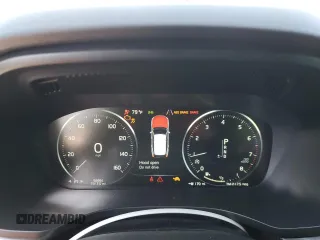 2019 Volvo XC60 R-Design с VIN LYVA22RM8KB219908, выставлен на аукционе Copart как лот 48925045 с пробегом 58 991 миль миль и Списание • Salvage title. История ставок и продаж доступна на DreamBid. Изображение 9.