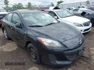 2013 Mazda 3 i Sport z VIN JM1BL1U71D1760855, wystawiony jako IAAI lot #42361611 z przebiegiem 209 132 mil mil oraz . Historia ofert i sprzedaży dostępna na DreamBid. Obrazek 1.