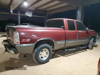 2000 GMC New Sierra 1500 SLE with VIN 1GTEK19T3YE218791, listed as a Copart auction lot 82482734 with 242,277 mi miles and Salvage Title. Bid and sale history available at carsss.com. Image 3.
