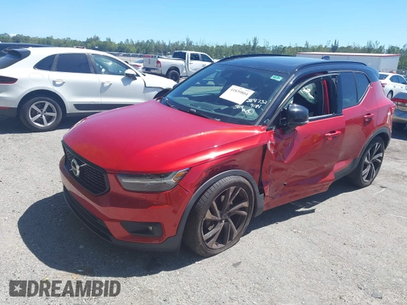 2019 Volvo XC40 Momentum with VIN YV4162XZ9K2019184, listed as a IAAI auction lot 41839804 with 56,675 mi miles. Bid and sale history available at carsss.com. Image 18.
