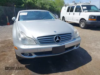 2007 Mercedes-Benz CLS-Class 5.5L with VIN WDDDJ72X07A088530, listed as a IAAI auction lot 42142766 with 202,648 mi miles. Bid and sale history available at carsss.com. Image 6.