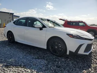 2025 Toyota Camry LE with VIN 4T1DAACK2SU060290, listed as a Copart auction lot 54754665 with 9,293 mi miles and Clean Title. Bid and sale history available at carsss.com. Image 4.