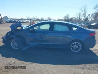 2019 Ford Fusion SE with VIN 3FA6P0H75KR238698, listed as a IAAI auction lot 41817222 with 1 mi miles. Bid and sale history available at carsss.com. Image 14.