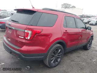 2019 Ford Explorer XLT with VIN 1FM5K7DH6KGA57902, listed as a IAAI auction lot 41564683 with 103,765 mi miles. Bid and sale history available at carsss.com. Image 4.