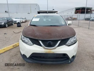 2017 Nissan Rogue S z VIN JN1BJ1CP8HW014731, wystawiony jako IAAI lot #41101662 z przebiegiem 62 882 mil mil oraz . Historia ofert i sprzedaży dostępna na DreamBid. Obrazek 12.