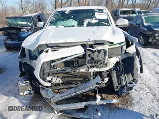 2016 Toyota Tacoma SR with VIN 3TMCZ5AN1GM033770, listed as a IAAI auction lot 41418290 with 122,000 mi miles. Bid and sale history available at carsss.com. Image 12.
