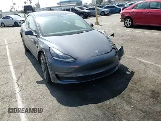 2023 Tesla Model 3 z VIN 5YJ3E1EA2PF680355, wystawiony jako Copart lot #60760225 z przebiegiem 17 270 mil mil oraz Szkoda całkowita • Salvage title. Historia ofert i sprzedaży dostępna na DreamBid. Obrazek 13.