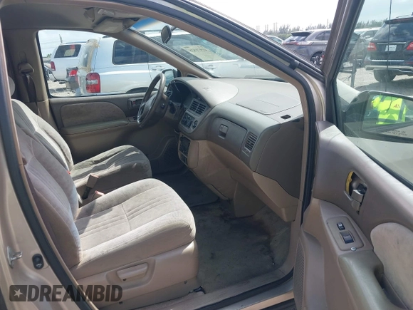 2002 Toyota Sienna LE with VIN 4T3ZF13C02U475406, listed as a IAAI auction lot 41971828 with 226,378 mi miles. Bid and sale history available at carsss.com. Image 5.