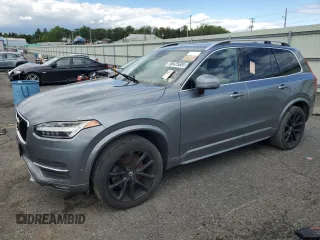 2016 Volvo XC90 T6 Momentum z VIN YV4A22PK3G1046005, wystawiony jako Copart lot #58425605 z przebiegiem Nie podano mil oraz Tytuł czysty. Historia ofert i sprzedaży dostępna na DreamBid. Obrazek 1.