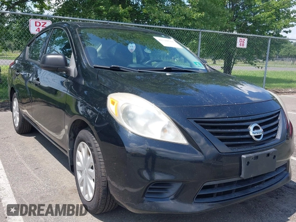 2012 Nissan Versa S z VIN 3N1CN7AP7CL942334, wystawiony jako IAAI lot #42744514 z przebiegiem 157 841 mil mil oraz . Historia ofert i sprzedaży dostępna na DreamBid. Obrazek 1.
