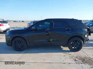 2022 Chevrolet Blazer LT z VIN 3GNKBCR43NS117945, wystawiony jako IAAI lot #41969365 z przebiegiem 18 918 mil mil oraz . Historia ofert i sprzedaży dostępna na DreamBid. Obrazek 14.