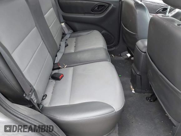 2004 Ford Escape XLT with VIN 1FMCU93104KA88855, listed as a IAAI auction lot 41433173 with 136,355 mi miles and . Bid and sale history available at DreamBid. Image 8.