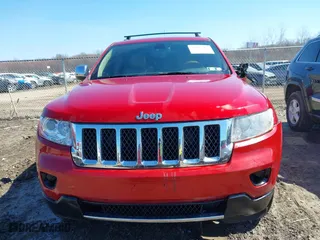2011 Jeep Grand Cherokee Overland with VIN 1J4RR6GT7BC551649, listed as a IAAI auction lot 41897267 with 82,034 mi miles. Bid and sale history available at carsss.com. Image 12.
