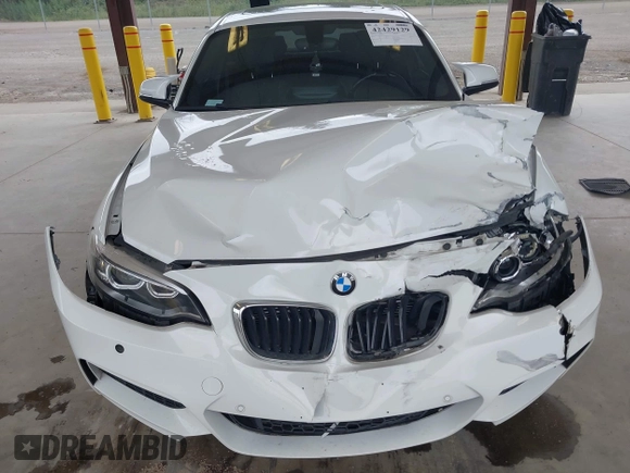 2016 BMW 2 Series M235i z VIN WBA1J7C52GV360561, wystawiony jako IAAI lot #42429129 z przebiegiem 90 218 mil mil oraz . Historia ofert i sprzedaży dostępna na DreamBid. Obrazek 6.