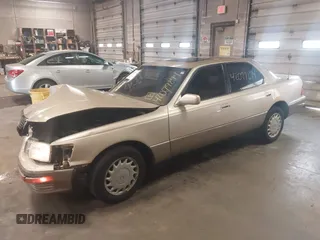1992 Lexus LS z VIN JT8UF11E7N0140178, wystawiony jako IAAI lot #42077274 z przebiegiem 156 254 mil mil oraz . Historia ofert i sprzedaży dostępna na DreamBid. Obrazek 18.