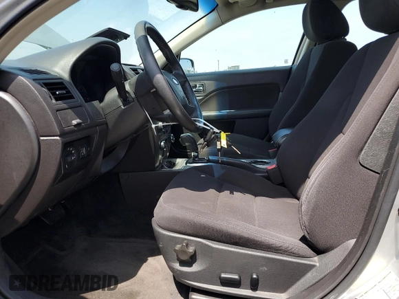 2010 Ford Fusion Hybrid z VIN 3FADP0L30AR394710, wystawiony jako Copart lot #60652485 z przebiegiem 114 135 mil mil oraz Szkoda całkowita • Salvage title. Historia ofert i sprzedaży dostępna na DreamBid. Obrazek 7.
