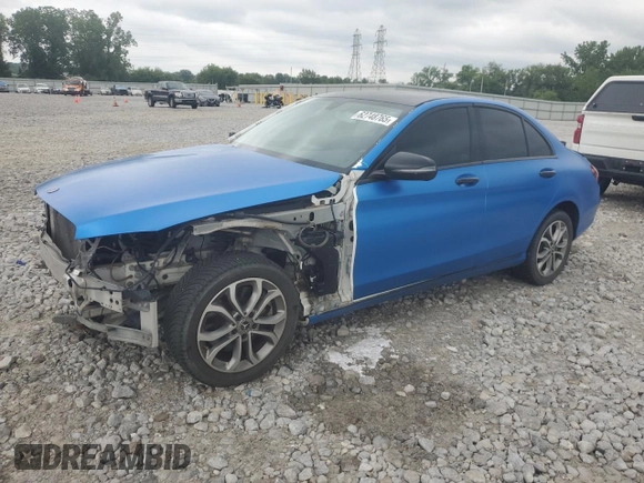 2016 Mercedes-Benz C 300 Luxury z VIN 55SWF4KBXGU105525, wystawiony jako Copart lot #62748765 z przebiegiem 108 688 mil mil oraz Szkoda całkowita • Salvage title. Historia ofert i sprzedaży dostępna na DreamBid. Obrazek 1.