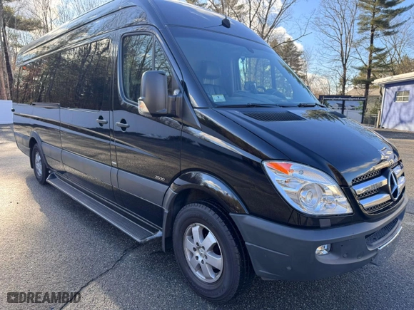 2013 Mercedes-Benz Sprinter Cargo Vans with VIN WD3PE8CC5D5786207, listed as a Copart auction lot 85949684 with 30,168 mi miles and Clean Title. Bid and sale history available at carsss.com. Image 4.
