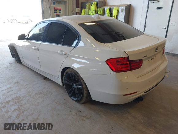 2014 BMW 3 Series 328i xDrive с VIN WBA3B5G56ENS08767, выставлен на аукционе IAAI как лот 42055343 с пробегом 90 487 миль миль и . История ставок и продаж доступна на DreamBid. Изображение 3.