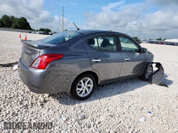 2016 Nissan Versa SV z VIN 3N1CN7AP2GL840543, wystawiony jako Copart lot #60089465 z przebiegiem 163 858 mil mil oraz Szkoda całkowita • Salvage title. Historia ofert i sprzedaży dostępna na DreamBid. Obrazek 3.
