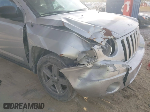 2007 Jeep Compass Sport with VIN 1J8FT47W37D200398, listed as a IAAI auction lot 40914539 with 183,664 mi miles. Bid and sale history available at carsss.com. Image 6.
