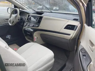 2011 Toyota Sienna LE AAS with VIN 5TDKK3DC0BS025523, listed as a IAAI auction lot 41114051 with 1 mi miles. Bid and sale history available at carsss.com. Image 5.
