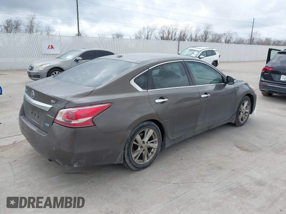 2013 Nissan Altima SV with VIN 1N4AL3AP8DN583103, listed as a IAAI auction lot 41698735 with 183,188 mi miles and . Bid and sale history available at carsss.com. Image 4.