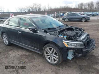 2017 Volkswagen Passat SE z VIN 1VWGT7A32HC077564, wystawiony jako IAAI lot #41865911 z przebiegiem 77 699 mil mil oraz . Historia ofert i sprzedaży dostępna na DreamBid. Obrazek 1.