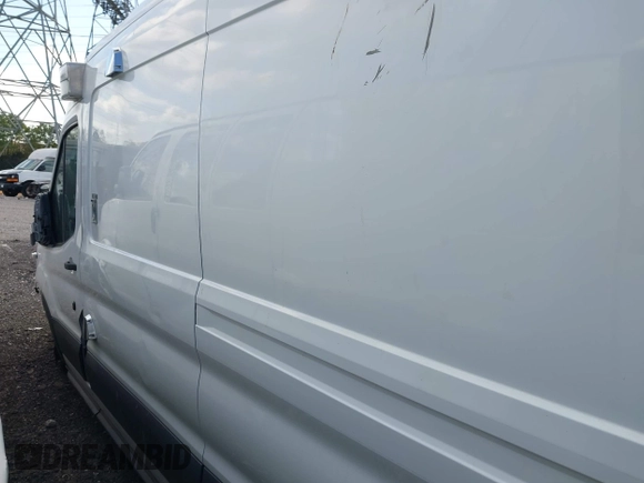 2017 Ford Transit z VIN 1FDYR2CM6HKB35997, wystawiony jako IAAI lot #38714739 z przebiegiem 114 147 mil mil oraz . Historia ofert i sprzedaży dostępna na DreamBid. Obrazek 15.